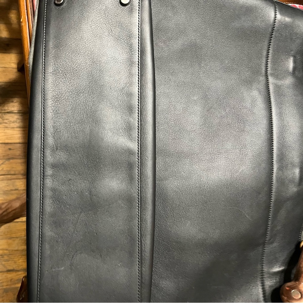 Tom Ford tote with the fish hook detail. Xl bag and in excellent used condition